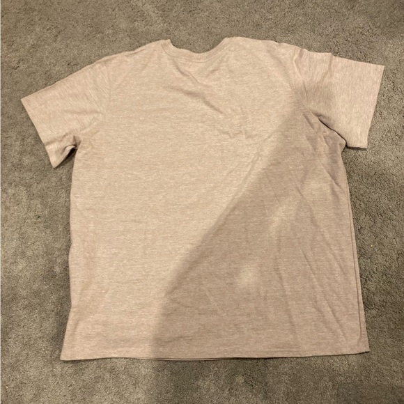 Carhartt gray with a slight pink tinge T-shirt with front pocket. - Picture 2 of 4